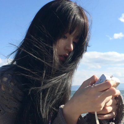 穿着旗袍的女孩